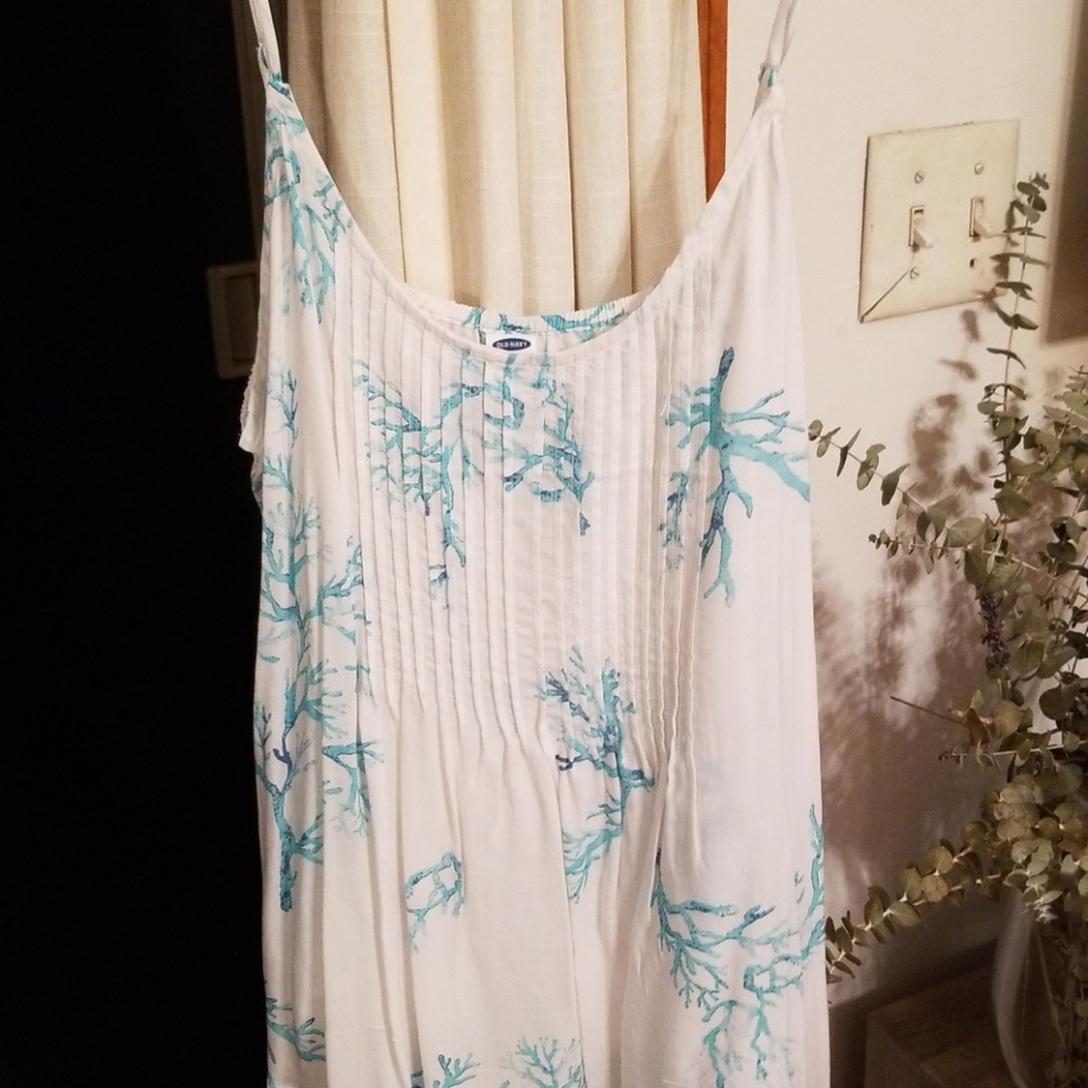 NWT Old navy white and coral pattern top
